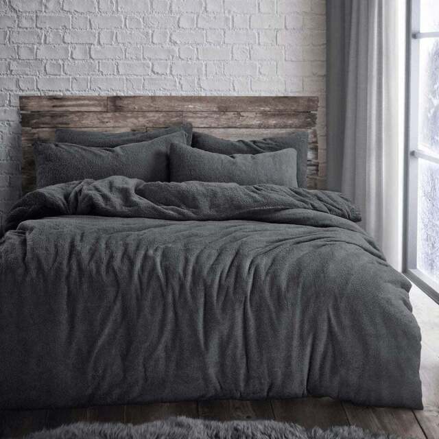 Velosso Super King Size Charcoal Teddy Fleece Duvet Set - Grey - Wilko - image 1