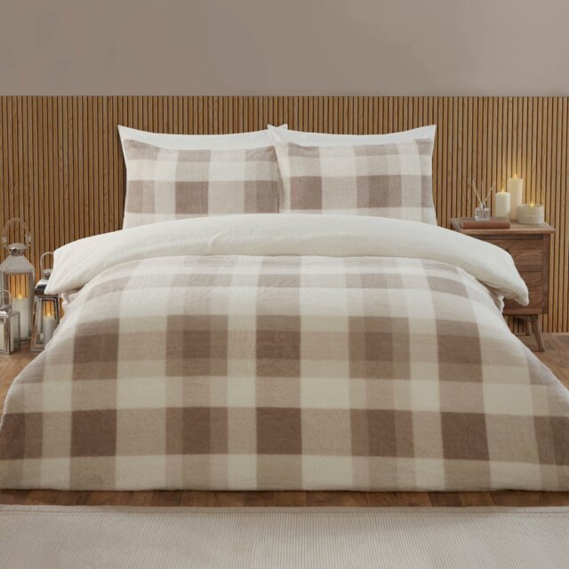 Teddy Fleece Check Duvet Set Natural King - Wilko - image 1