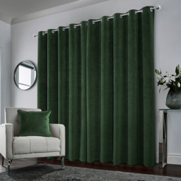 Enhanced Living Hampton Green Velvet Blackout Thermal Eyelet Curtains 168 x 137cm - Wilko - thumbnail 4
