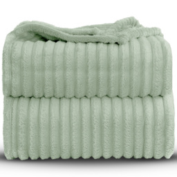 Velosso Bellissima Sage Plush Throw 200 x 240cm - Size: 200 x 240 x 1cm - Wilko - thumbnail 4