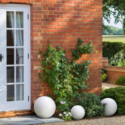 wilko Concrete Effect White Washed Outdoor Garden Decorative Ball 20cm - thumbnail 4