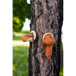 Marco Paul Tree Peeker Squirrel Garden Ornament - Size: 30 x 20 x 10cm - Brown - Wilko - thumbnail 3