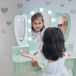 Teamson Kids Heart Glow Play 3 Drawer Sage Green LED Mirror Toy Vanity Set - Size: 100.1 x 33.1 x 65.1cm - Wilko - thumbnail 5