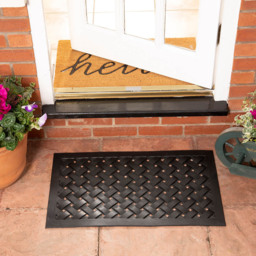 Esselle Home Reddish Black Rubber Doormat 45 x 75cm - Wilko - thumbnail 3