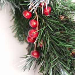 Best Artificial Frosted Deluxe Christmas Garland with Pine and Spruce Tips 180cm - Green - Wilko - thumbnail 5
