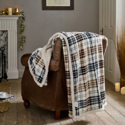 Deyongs Navy and Choco Balwin Tartan Throw 140 x 180cm - Multi - Wilko - thumbnail 3