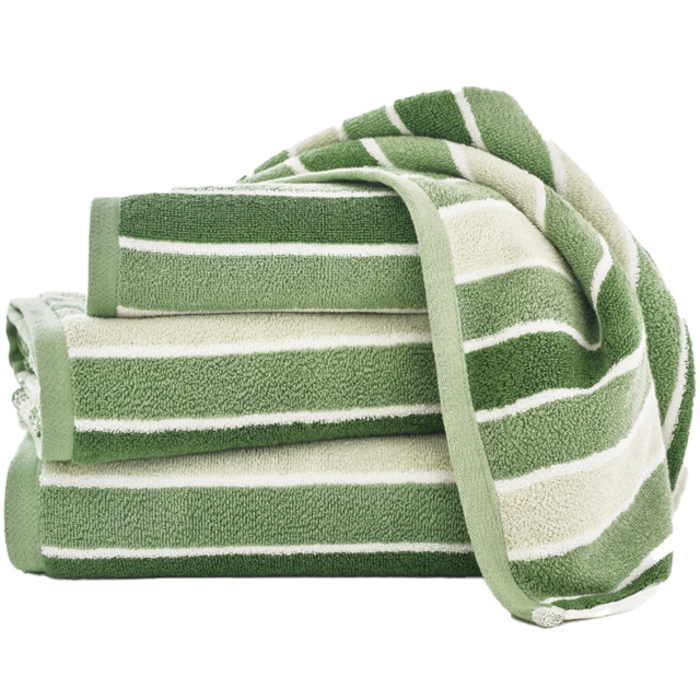 Deyongs Madison Green Bath Towel - Size: 68 x 127cm - Wilko - image 1