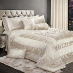 Intimates Vera King Size Cream Bedspread - Wilko