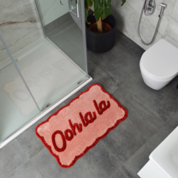 Mooky Mats Ooh La La Slogan Scallop Red and Pink Non Slip Bath Mat 50 x 80cm - Size: 50 x 80 x 1cm - Wilko - thumbnail 3