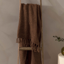 Yard Candar Cocoa Textured Boucle Throw - Size: 170 x 130 x 1cm - Brown - Wilko - thumbnail 3
