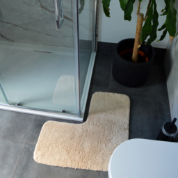 Allure Bath Fashions Stone L Shape Corner Shower Mat 35 x 70cm - Brown - Wilko - thumbnail 3