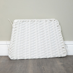 Samuel Alexander White Foldable Faux Rattan Christmas Tree Skirt 47cm - Size: 30 x 47 x 46cm - Wilko - thumbnail 6
