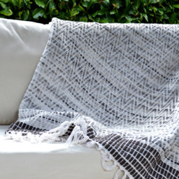 Allure Home Fashions Arizona Grey Zig Zag Throw 125 x 150cm - Wilko - thumbnail 3