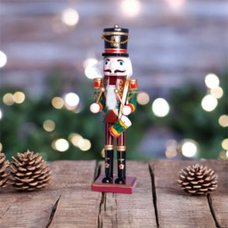 St Helens Classic Drum Green Wooden Nutcracker 30cm - Size: 300 x 75 x 75cm - Wilko - thumbnail 4