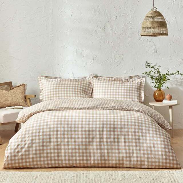 Yard Barton Single Biscuit Check Printed 144 Thread Count Duvet Cover and Pillowcase Set - Brown - Wilko - image 1