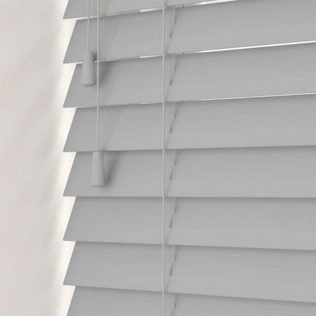 New Edge Blinds Grained Venetian Blinds Dove Grey 220cm - Size: W 220cm x D 130cm - Wilko - image 1