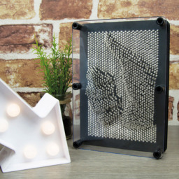 Global Gizmos Metal Pin Art Gadget 18 x 13cm - Size: 18.5 x 6 x 13cm - Silver - Wilko - thumbnail 3