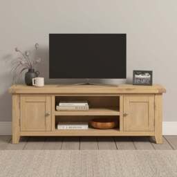 Seconique Windsor 2 Door 2 Shelf Natural Oak Straight TV Unit - Size: 50.5 x 140 x 37cm - Wilko