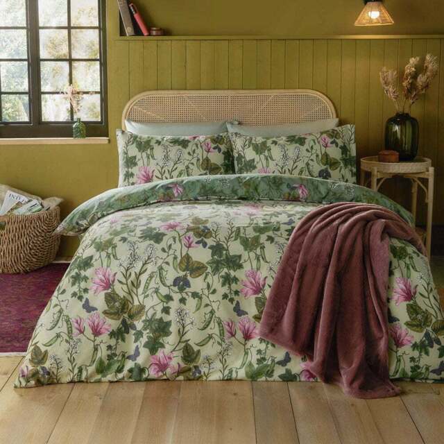 Furn King Size Mystic Berry Floral Reversible Duvet Set - Green - Wilko - image 1