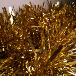 Samuel Alexander Gold Chunky Cut Christmas Tinsel Garland 10m - Wilko - thumbnail 7