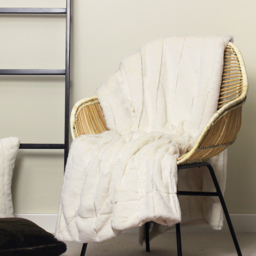 Paoletti Empress Cream Faux Fur Throw 130 x 180cm - Size: 180 x 130cm - Wilko - thumbnail 3