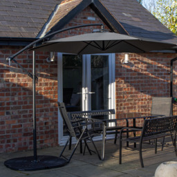 Samuel Alexander 6 Seater Rectangular Outdoor Dining Bench Set with Grey Banana Parasol and Base - Black - Wilko