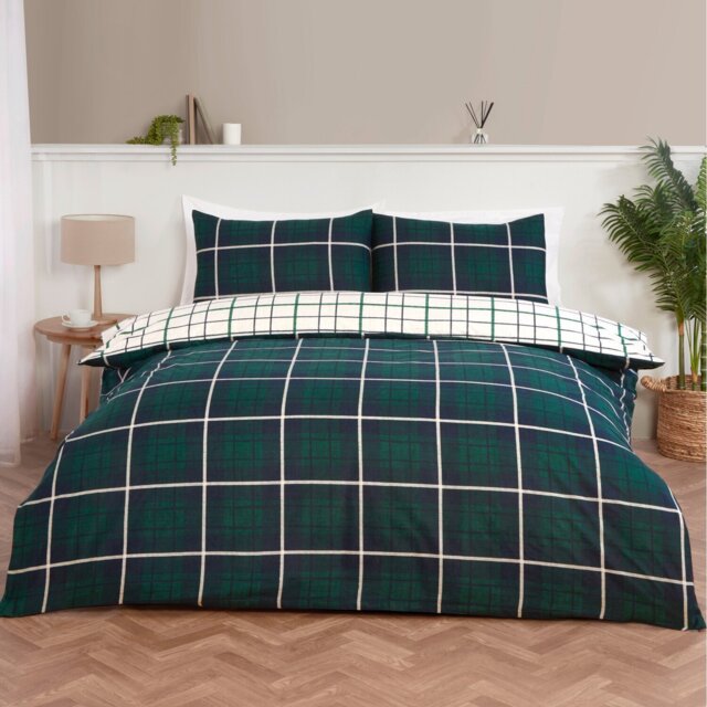 Barton Check Duvet Set Navy Superking - Wilko - image 1