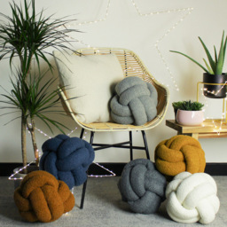 furn. Boucle Silver Knot Fleece Cushion - Size: 30 x 30cm - Wilko - thumbnail 3