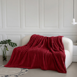 Velosso Bellissima Red Plush Throw 150 x 200cm - Size: 150 x 200 x 1cm - Wilko - thumbnail 3