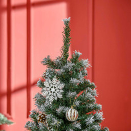 Everglow Green Artificial Christmas Tree with Pine Cones 5ft - Wilko - thumbnail 4