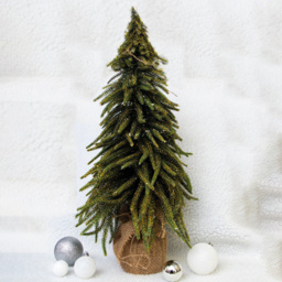 St Helens Gold Finish Decorative Christmas Tree 52cm - Size: 520 x 250 x 250cm - Green - Wilko - thumbnail 5