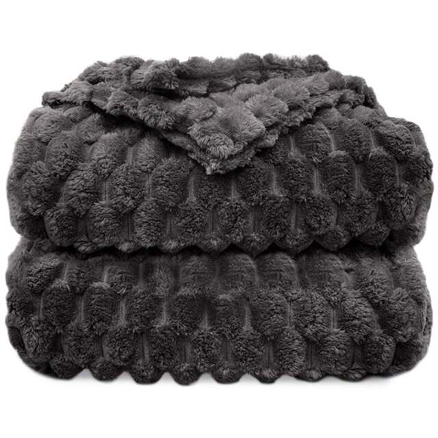 Velosso Charcoal Chunky Popcorn Throw 200 x 240cm - Size: 240 x 200 x 1cm - Wilko - image 1