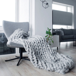 Living and Home Chunky Knit Throw 80 x 100cm - Grey - Wilko - thumbnail 3