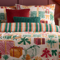 Furn King Size All Wrapped Up Printed Reversible Duvet Set - Green - Wilko - thumbnail 5