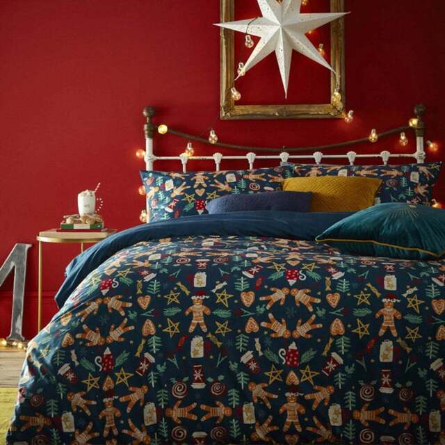 furn. Yuletide Treats Single Navy Christmas Duvet Cover Set - Blue - Wilko - image 1