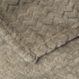 Velosso Latte Moda Plush Throw 127 x 152cm - Size: 127 x 152 x 1cm - Wilko - thumbnail 4