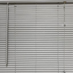 PVC Silver Wood Effect Blind - Silver/135cm - Wilko - thumbnail 1