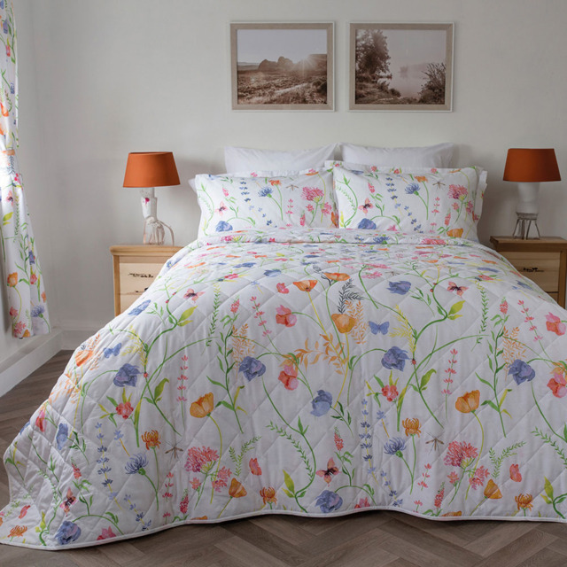 Serene Larissa King Size Floral Bedspread - Size: 260 x 260 x 0.1cm - Multi - Wilko - image 1