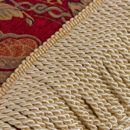 Paoletti Shiraz Burgundy Traditional Jacquard Throw 130 x 170cm - Size: 170 x 130cm - Red - Wilko - thumbnail 4
