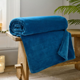Deyongs Coco Touch Ink Blue Throw 140 x 180cm - Wilko - thumbnail 3