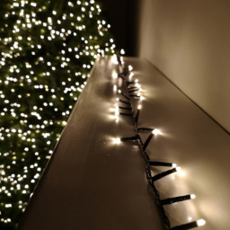 Samuel Alexander 1000 Warm White LED String Light 25m - Size: 2500 x 3cm - Premier Decorations Ltd - Wilko - thumbnail 3