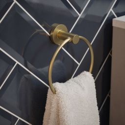 Rothley Satin Brass Round Towel Ring 155mm - Size: 16.5 x 5.5 x 19cm - Gold - Wilko - thumbnail 3