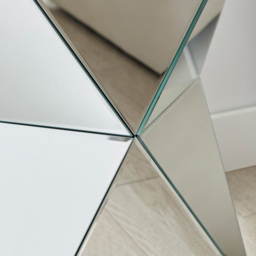 Furniturebox Georgia Silver Side Table - Size: 30.5 x 30.5 x 51.5cm - Wilko - thumbnail 4