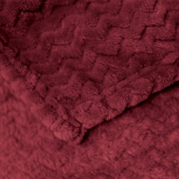 Velosso Red Moda Plush Throw 127 x 152cm - Size: 127 x 152 x 1cm - Wilko - thumbnail 4
