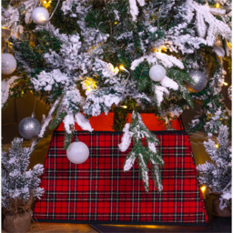 St Helens Black and Red Chequered Christmas Tree Skirt - Size: 250 x 480 x 480cm - Wilko - thumbnail 3