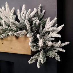 Samuel Alexander Snow Flocked Lapland Christmas Garland 180cm - Size: 18cm - Green - Wilko - thumbnail 4