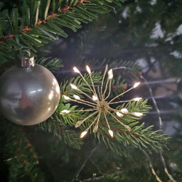 Samuel Alexander Warm White LED Christmas Twinkling Starburst Lights - Size: 10 x 270 x 10cm - Wilko - thumbnail 6