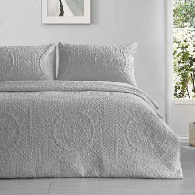 Velosso Winchester Grey Bedspread Set 235 x 235cm - Size: King - Wilko - image 1