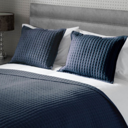 Serene Navy Crompton Cobalt Throw 150 x 200cm - Blue - Wilko - thumbnail 3