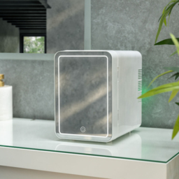 ValueLights Beauty Mini Fridge 4L with LED Mirror - Size: 25 x 24 x 18cm - White - Wilko - thumbnail 5